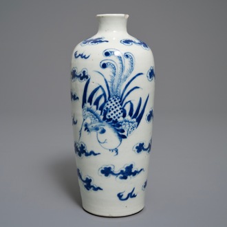 A Chinese blue and white 'Bleu de Hue' Vietnamese market meiping vase, 19th C.