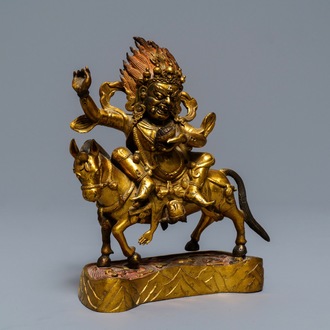 Une figure de Palden Lhamo en bronze doré, Tibet, 17ème