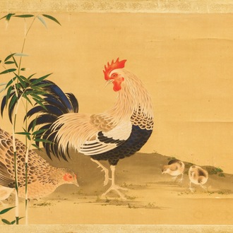 Ecole japonaise: Coq, poule et poussins, aquarelle et encre sur papier, monté en rouleau, Meiji, 19ème