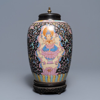 A large Chinese Thai market Bencharong ginger jar, 19/20th C.