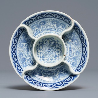 A Chinese blue and white spice tray, Qianlong mark, 18/19th C.