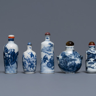 Six tabatières en porcelaine de Chine bleu et blanc, 19/20ème