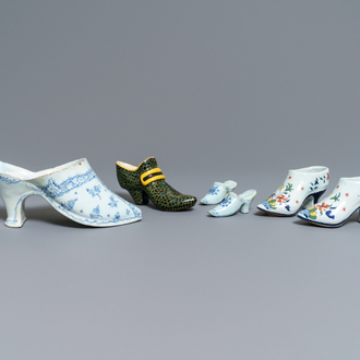 Zes Delftse en Frans aardewerken modellen van schoentjes en muiltjes, 18/19e eeuw