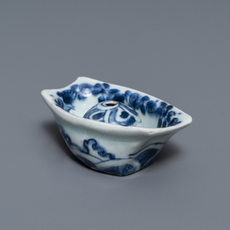 Een Chinese blauw-witte ‘Hansje in de kelder’ kop, Transitie periode