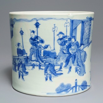 Un grand pot à pinceaux en porcelaine de Chine bleu et blanc, époque Transition