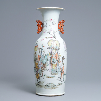 Un vase en porcelaine de Chine qianjiang cai, signé pour Wang Xing Li, daté 1908