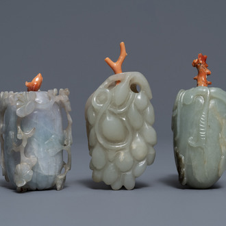 Three Chinese jade snuff bottles with coral stoppers, 19/20th C.