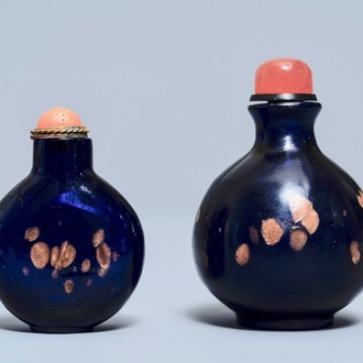 Two Chinese sapphire-blue aventurine-glass snuff bottles, 18/19th C.