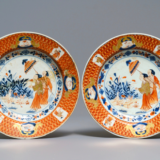 A pair of Chinese Imari-style plates after Cornelis Pronk: 'Dames au Parasol', Qianlong