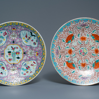 Deux plats en porcelaine de Chine famille rose, 19ème