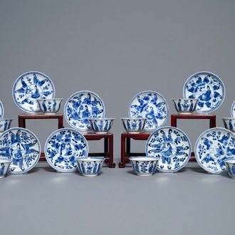 Dix tasses et soucoupes en porcelaine de Chine en bleu et blanc à décor de longues dames, Kangxi