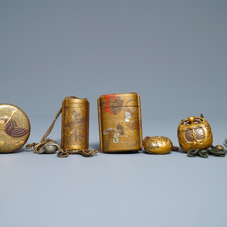 Trois inros avec netsuke et une boîte couvert en laque, Japon, Meiji, 19ème