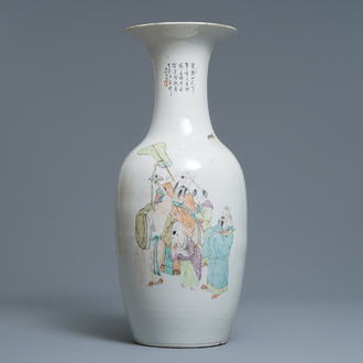 A Chinese qianjiang cai vase with figures and birds, 19/20th C.