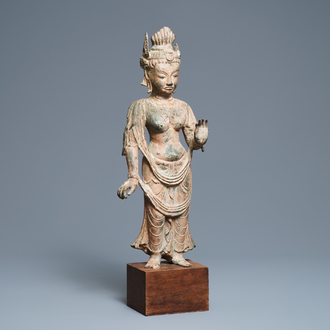 Een bronzen figuur van een godin, Zuidoost-Azië, 18/19e eeuw