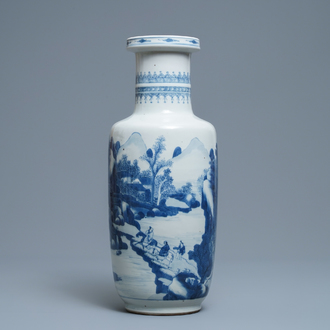 Een Chinese blauw-witte rouleau vaas met figuren in een landschap, Kangxi