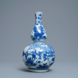 Een Chinese blauw-witte kalebasvaas met figuratief decor, Transitie periode