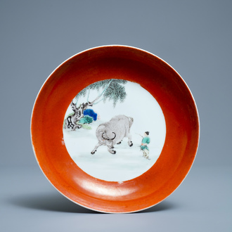 Une assiette en porcelaine de Chine famille verte, marque et époque de Yongzheng