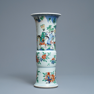 Un vase de forme gu en porcelaine de Chine wucai, Shunzhi