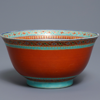 A Chinese Thai market Bencharong bowl, 19th C.