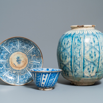 A Persian blue and white vase, a bowl and a dish, Syria and/or Iran, 18/19th C.