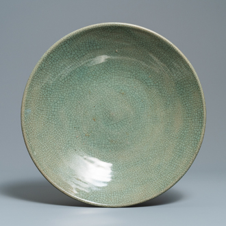 A large Chinese 'ge'-type dish, 19th C.