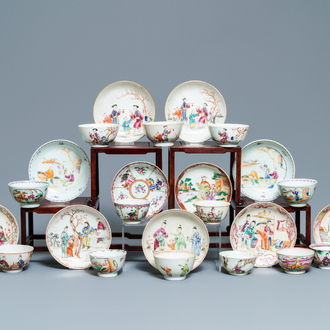 Treize tasses et onze soucoupes en porcelaine de Chine famille rose à décor mandarin, Qianlong