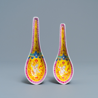 A pair of Chinese Thai market Bencharong spoons, 19th C.