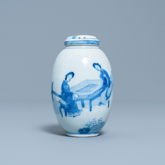 Een Chinese blauw-witte theebus met deksel, Kangxi