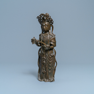 Een Japanse bronzen figuur van Avalokitesvara, Edo/Meiji, 18/19e eeuw