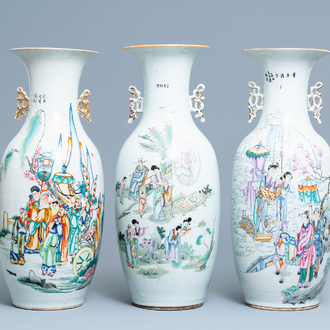 Trois vases en porcelaine de Chine famille rose, 19/20ème