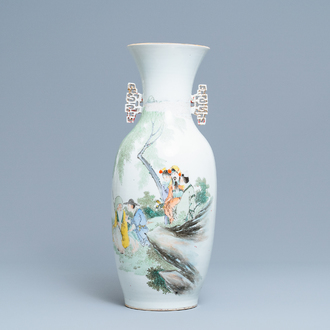Un vase en porcelaine de Chine qianjiang cai, marque de Jiangxi Ciye Gongsi, République