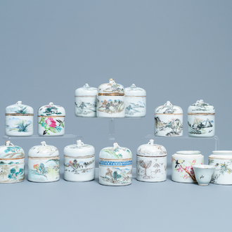 Une collection de 14 réchauds en porcelaine de Chine qianjiang cai, 19/20ème