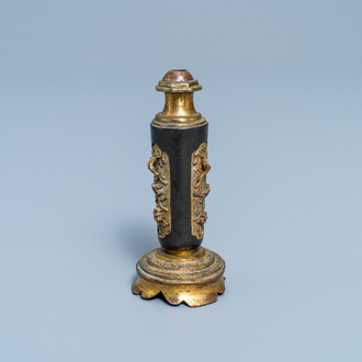Un porte-encens en bronze laqué et doré, Ming