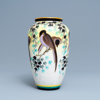Jan Wind et Charles Catteau pour Boch Frères Kéramis: un vase art deco à décor d'oiseaux, vers 1932