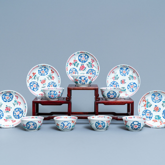 Sept tasses et cinq soucoupes en porcelaine de Chine famille rose, Qianlong