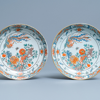 A pair of very fine Dutch Delft chinoiserie famille verte plates, 18th C.