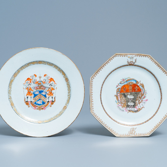 Deux assiettes armoriées en porcelaine de Chine famille rose pour le marché anglais aux armes de Mackay et Fitler, Qianlong
