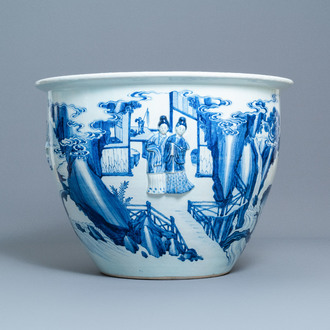 Een zeldzame grote Chinese blauw-witte jardinière met reliëfdecor, Kangxi