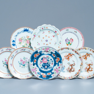 Huit assiettes en porcelaine de Chine famille rose, Qianlong