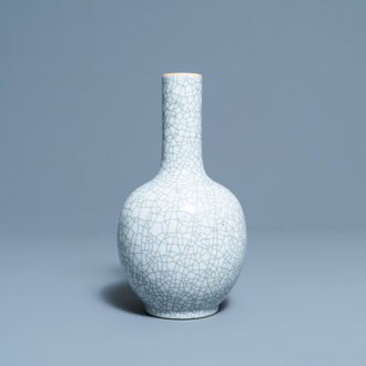 A Chinese monochrome crackle-glazed bottle vase, 19th C.