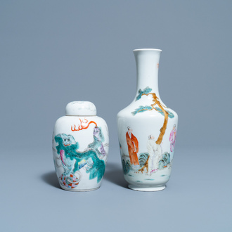 Un vase et un pot couvert en porcelaine de Chine famille rose, 19/20ème