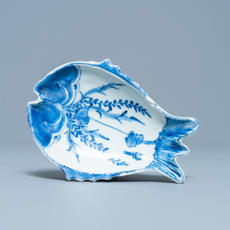 A Chinese blue and white ko-sometsuke 'twin fish' dish for the Japanese market, Tianqi