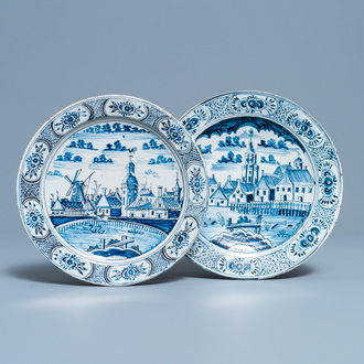 Twee blauw-witte borden met stadsgezichten, Harlingen, Friesland, gedat. 1789 en 1790