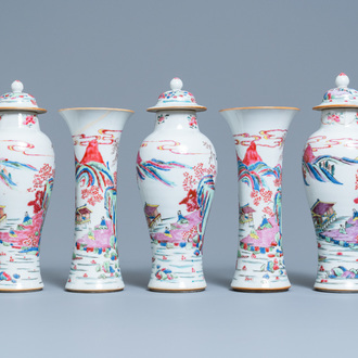 Une garniture de cinq vases en porcelaine de Chine famille rose, Yongzheng