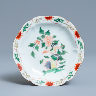 Une coupe en porcelaine de Chine wucai de type ko-aka-e pour le marché japonais, époque Transition