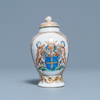 A Chinese Belgian market famille rose armorial tea caddy with the arms of Van den Cruyce, Qianlong