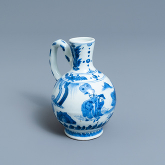 Une verseuse en porcelaine de Chine en bleu et blanc, époque Transition