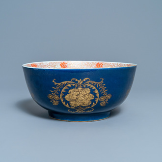 A Chinese gilt-decorated powder blue-ground bowl, Kangxi