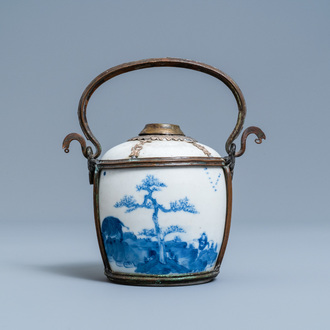 A Chinese blue and white Vietnamese market 'Bleu de Hue' water pipe, 19th C.