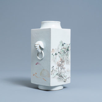 Un vase de forme 'cong' en porcelaine de Chine qianjiang cai, 19/20ème